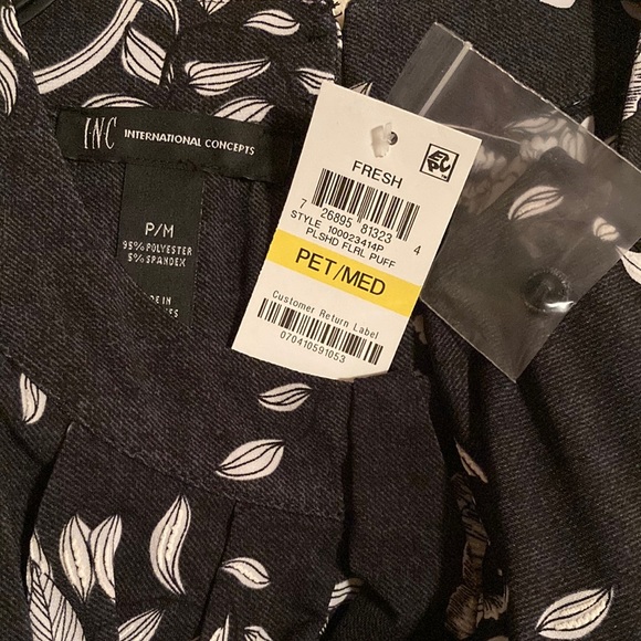 NWT INC International Concepts Black and White Floral Halter Top, Petite Medium - Picture 3 of 3